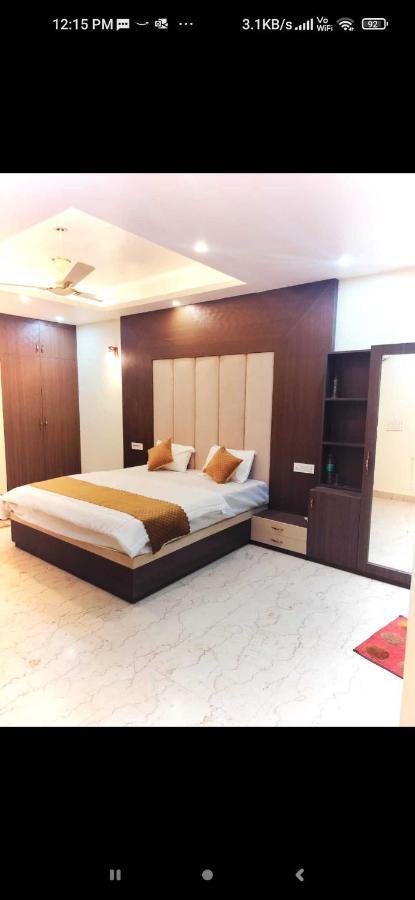 Hotel Oyo White House Noida Zewnętrze zdjęcie