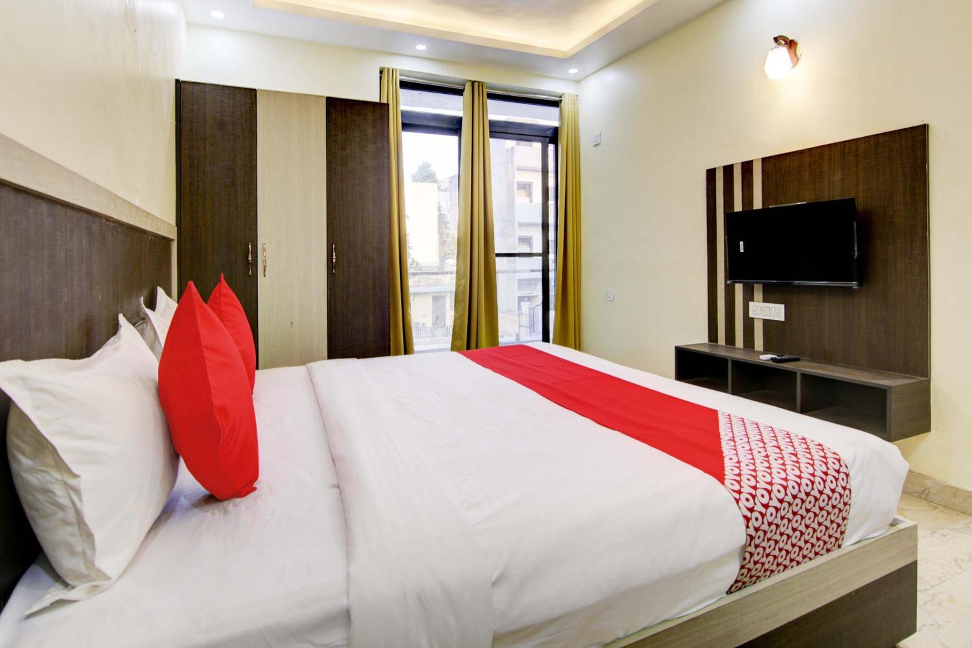 Hotel Oyo White House Noida Zewnętrze zdjęcie